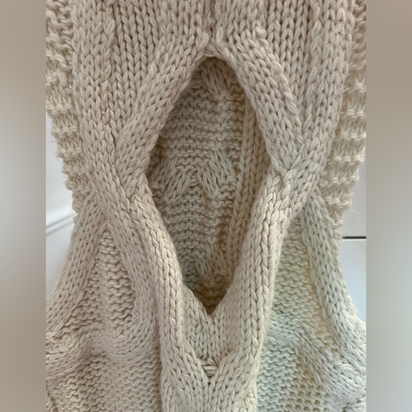 For Love and Lemons sleeveless sweater with cutout - Picture 4 of 4